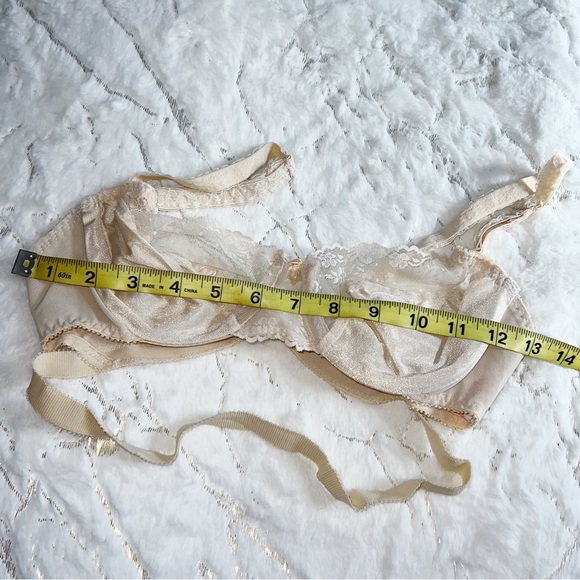 Vintage lace tan Bra with under strap Size 34B - Picture 4 of 10